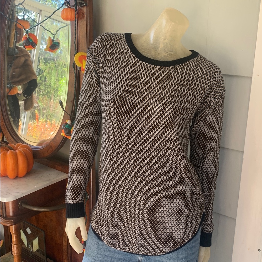 Splendid Black & Tan Textured Crewneck Sweater